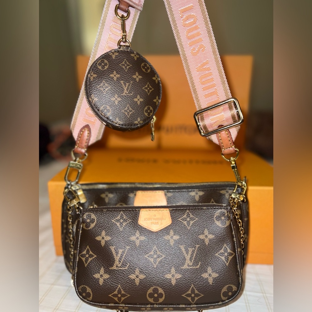 AUTHENTIC Louis Vuitton Multi Pochette